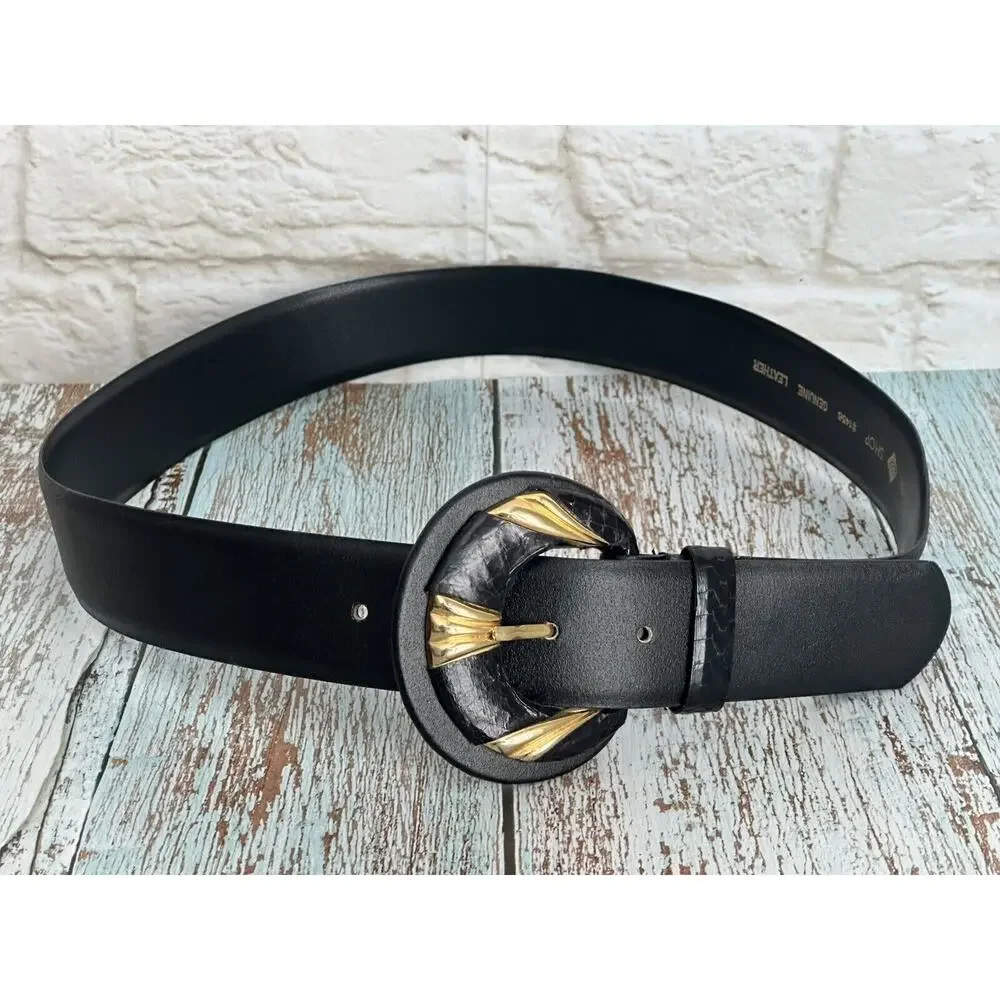 Women's Vintage 1980 Black and Gold Tone‎ Accent Buckle Belt L